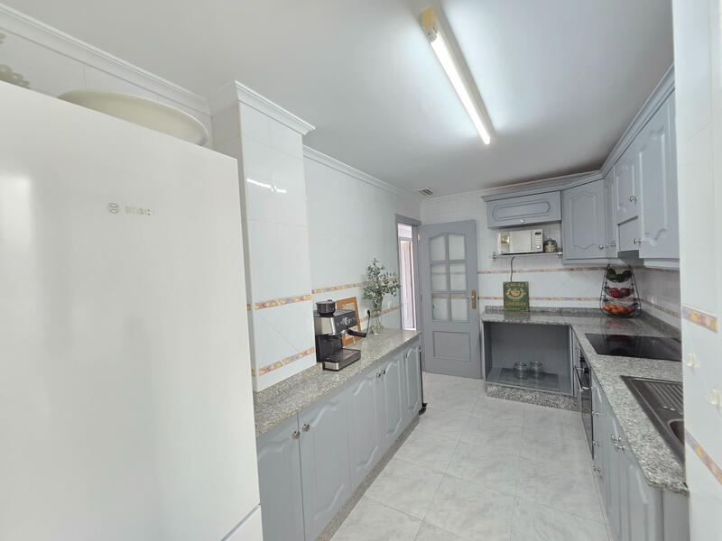 3 bedroom Apartment for sale