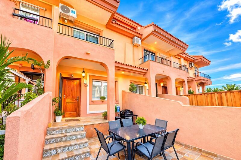 4 bedroom Townhouse for sale