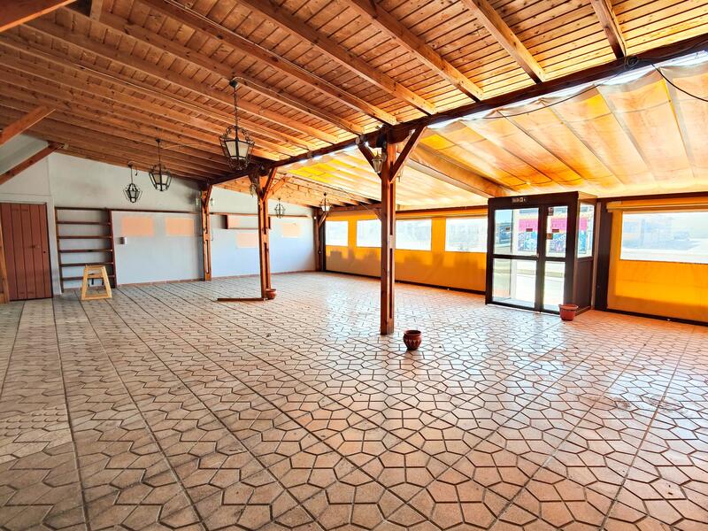 6 bedroom Commercial Property for sale