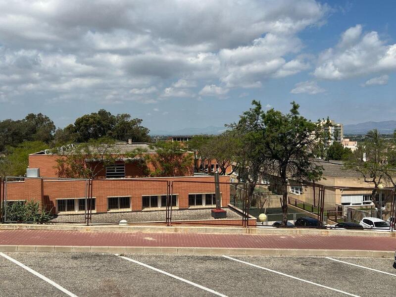 3 bedroom Townhouse for sale