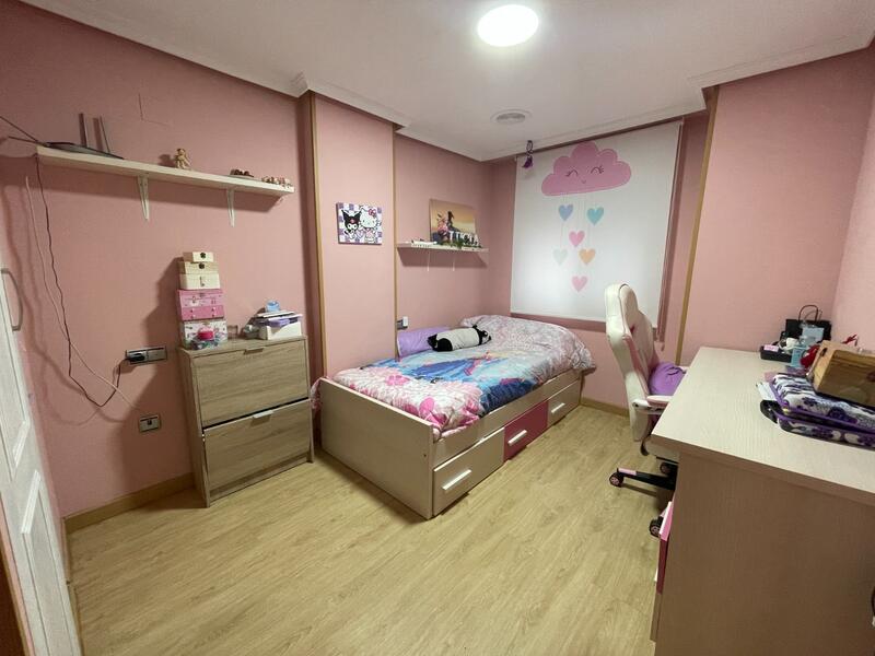 4 slaapkamer Appartement Te koop