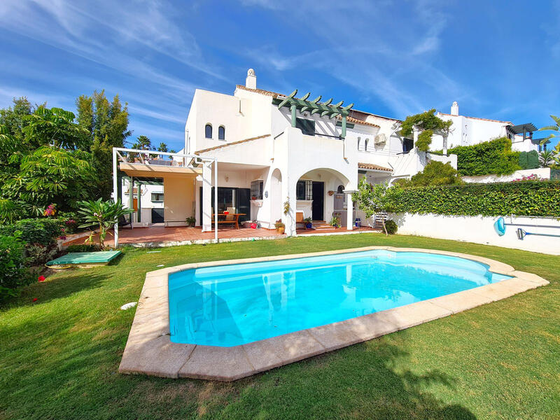 3 bedroom Townhouse for sale