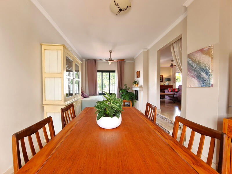 3 bedroom Townhouse for sale