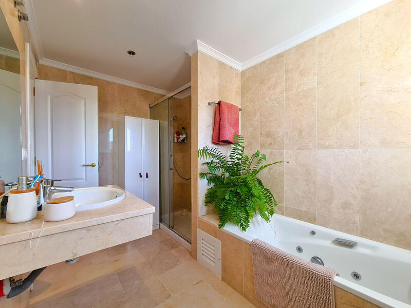 3 bedroom Townhouse for sale