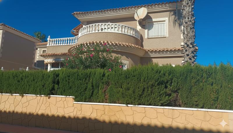 Villa for sale in Los Altos, Alicante