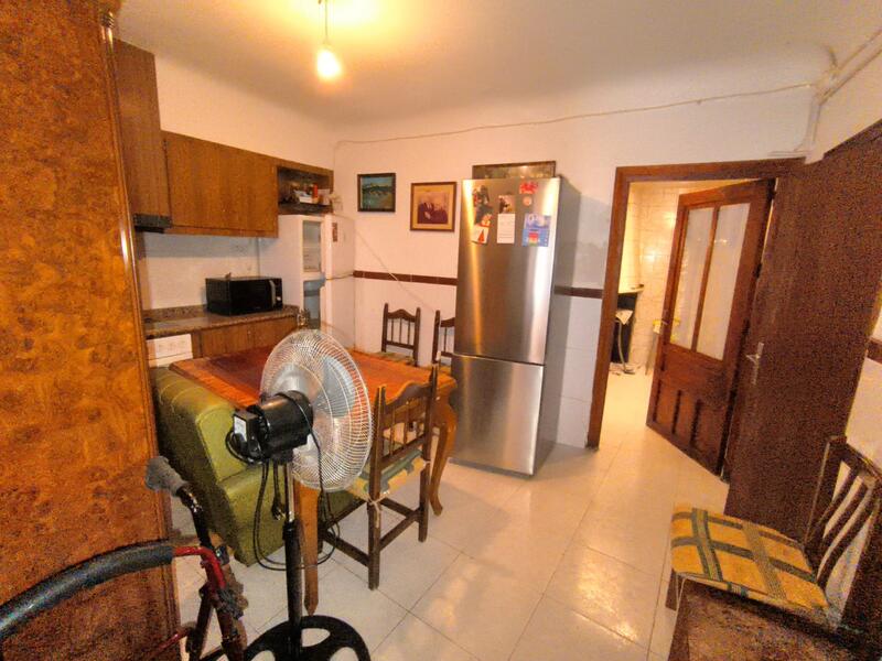 5 bedroom Townhouse for sale