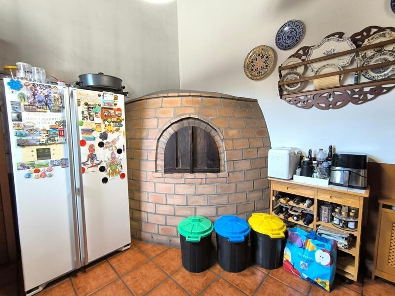 4 bedroom Country House for sale