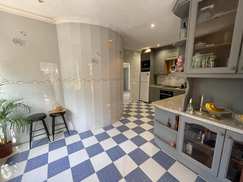 6 спальная комната вилла продается