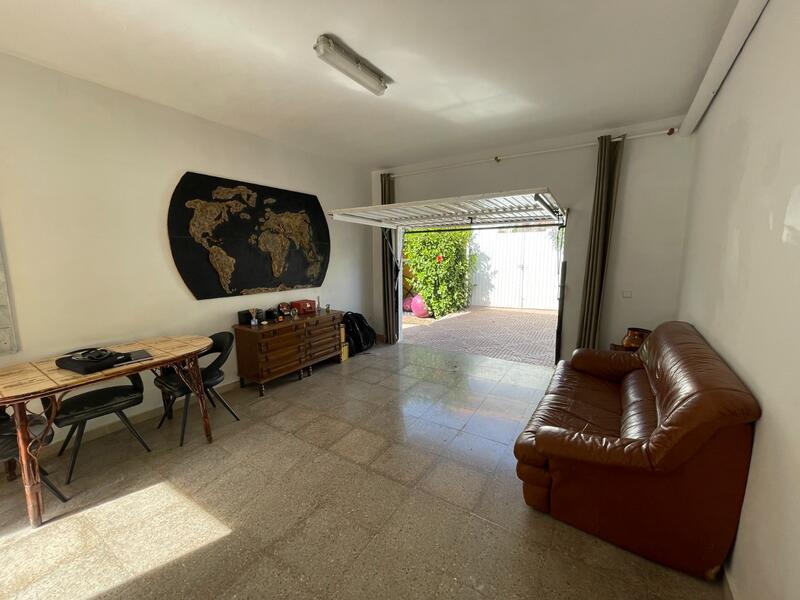 6 спальная комната вилла продается