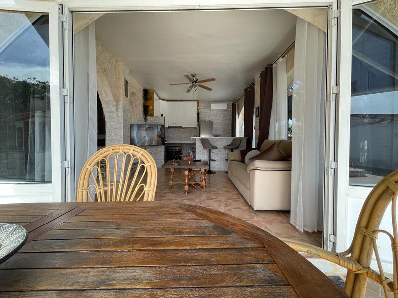 6 спальная комната вилла продается