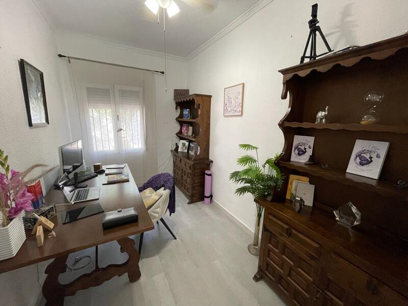 6 спальная комната вилла продается