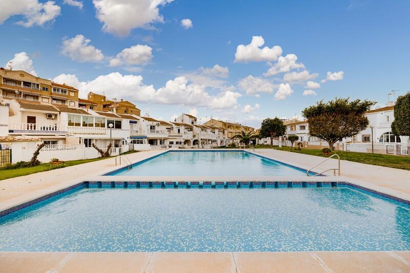 Townhouse for sale in Torrevieja, Alicante
