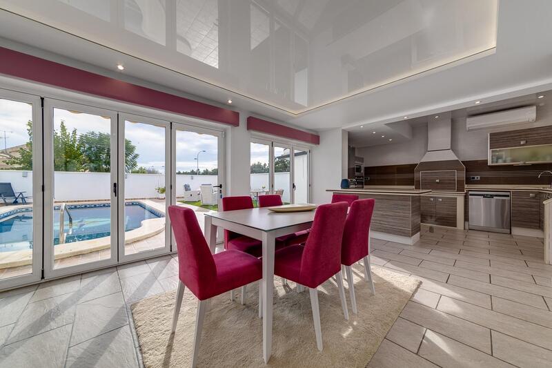 6 slaapkamer Villa Te koop 6 slaapkamer Villa Te koop