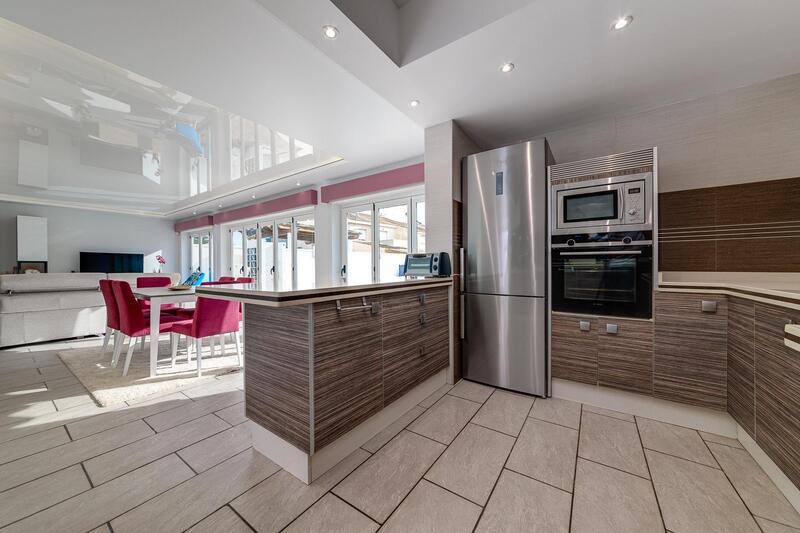 6 slaapkamer Villa Te koop 6 slaapkamer Villa Te koop