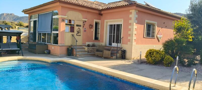 Villa for sale in La Romana, Alicante