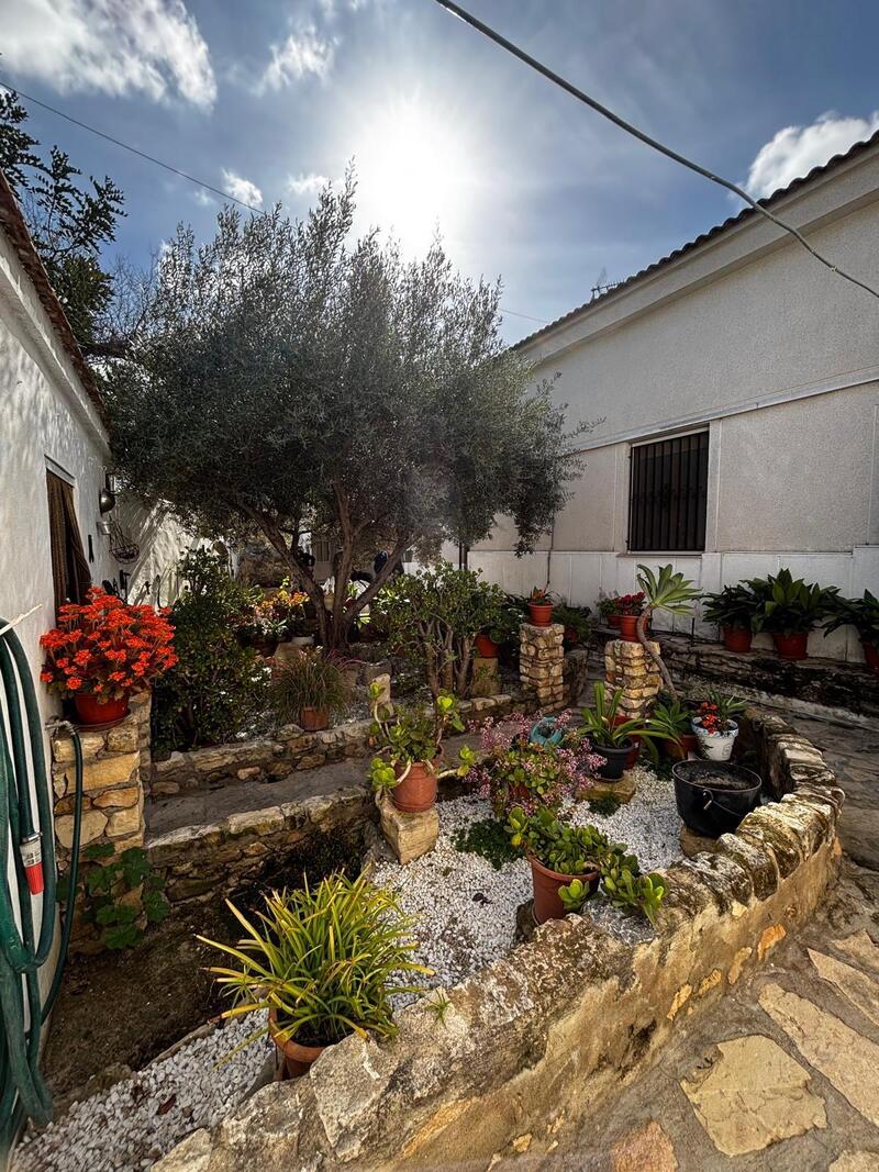 2 bedroom Townhouse for sale