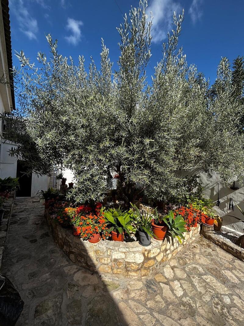 2 bedroom Townhouse for sale