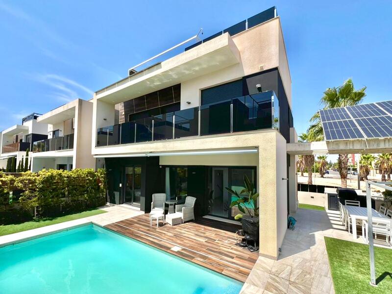 Villa Te koop in Orihuela Costa, Alicante