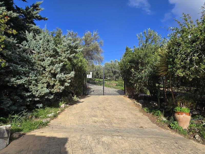 5 спальная комната вилла продается