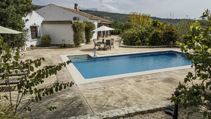 5 спальная комната вилла продается