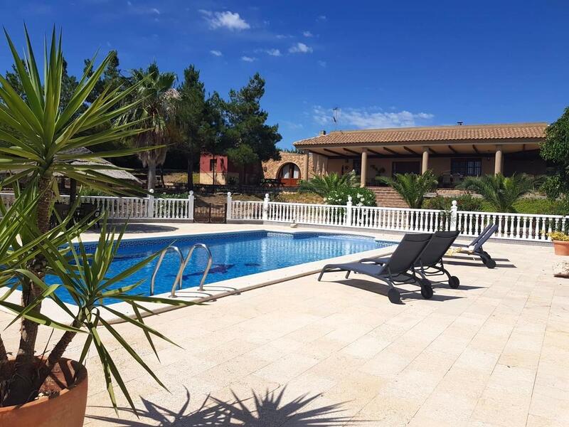 Деревенский Дом продается в El Esparragal, Murcia