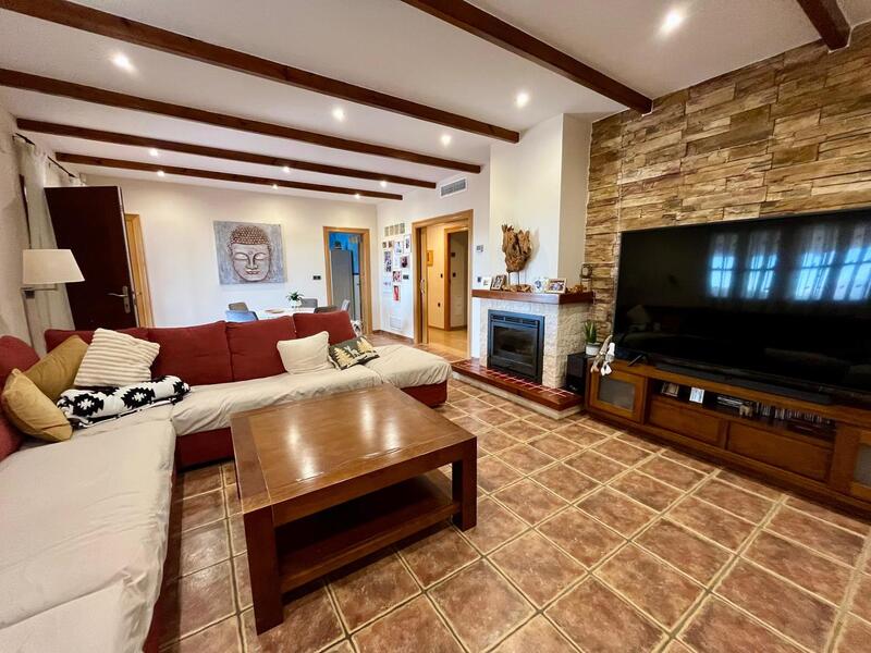 4 bedroom Country House for sale 4 bedroom Country House for sale