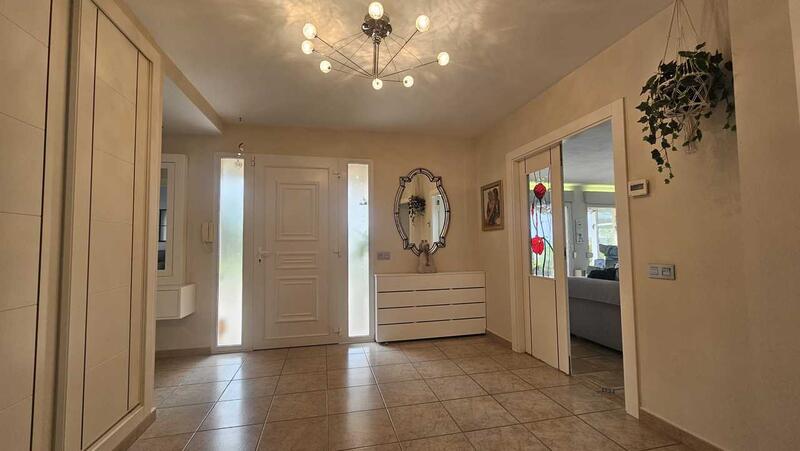 4 Cuarto Villa en venta