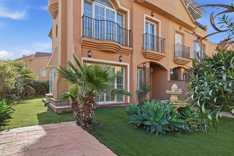 3 slaapkamer Gezinswoning Te koop