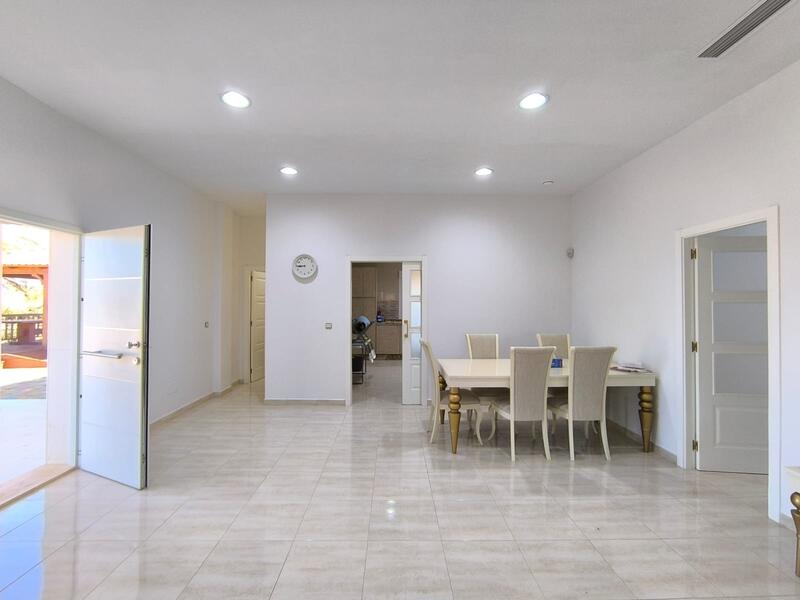 4 Cuarto Villa en venta