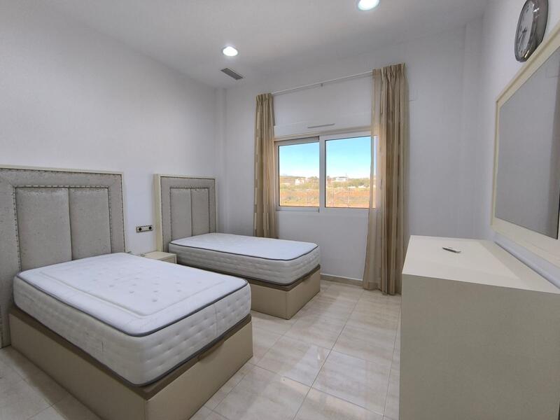 4 Cuarto Villa en venta