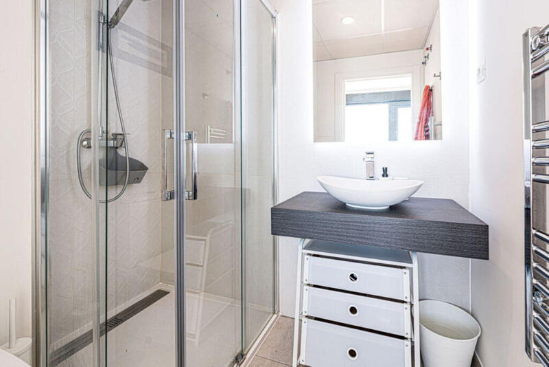 4 спальная комната городская тюрьма продается 4 спальная комната городская тюрьма продается