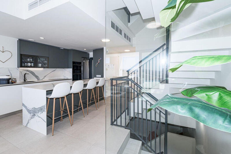 4 спальная комната городская тюрьма продается 4 спальная комната городская тюрьма продается