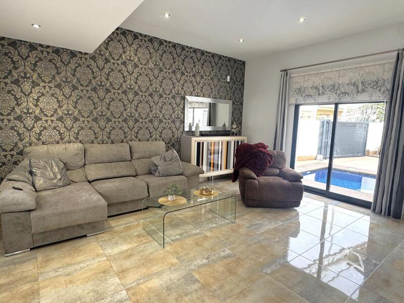 4 спальная комната вилла продается