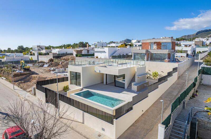 4 slaapkamer Villa Te koop