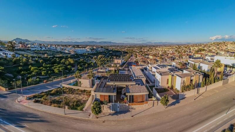 4 bedroom Villa for sale