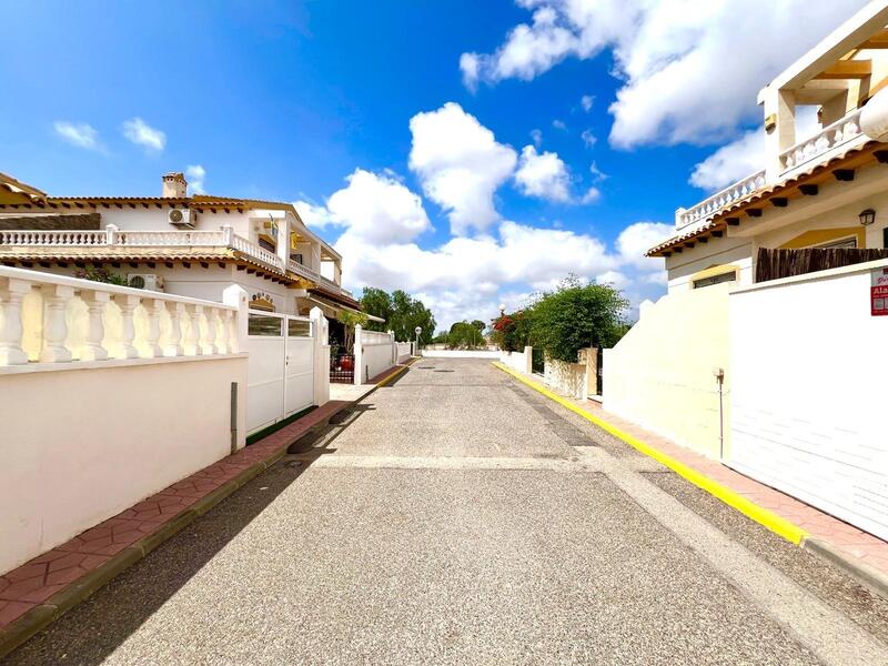 3 bedroom Townhouse for sale