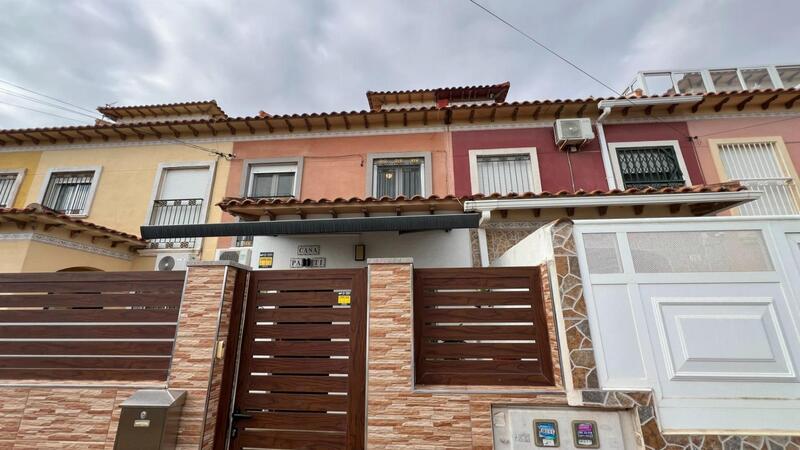 вилла продается в Torrevieja, Alicante