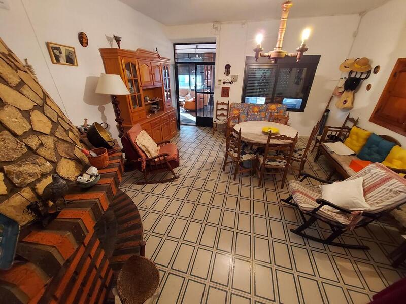 3 bedroom Country House for sale