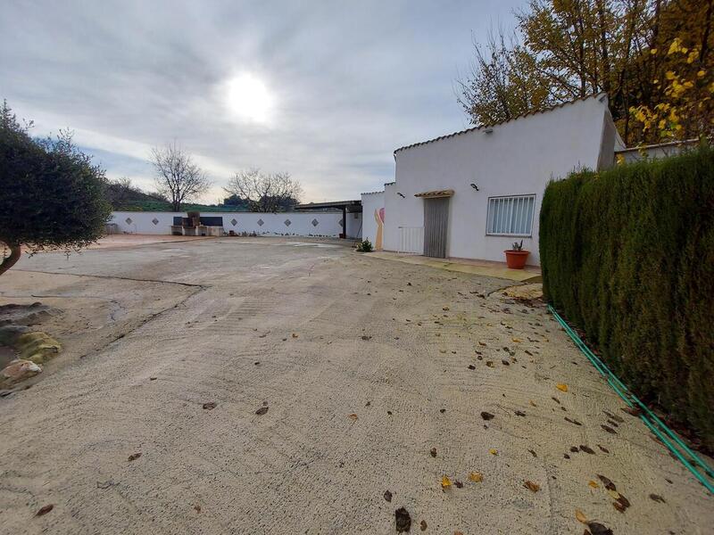 4 bedroom Country House for sale