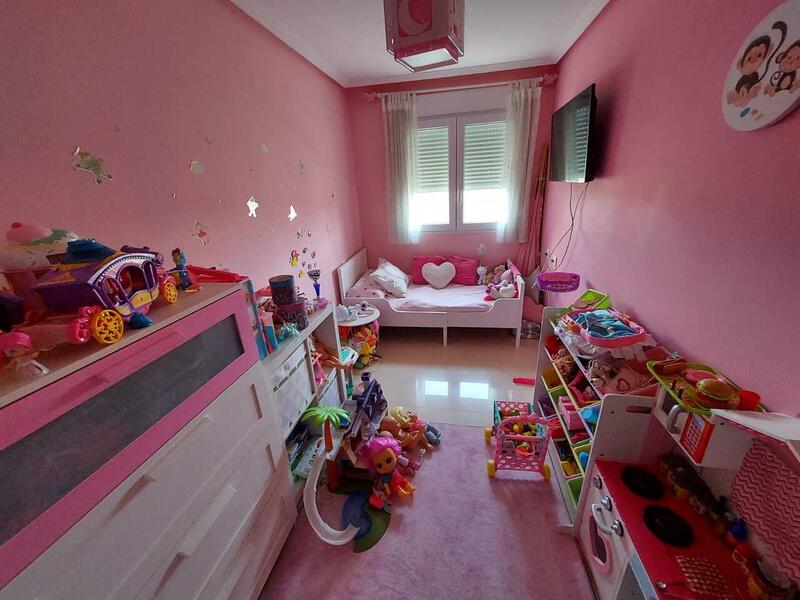 3 bedroom Apartment for sale