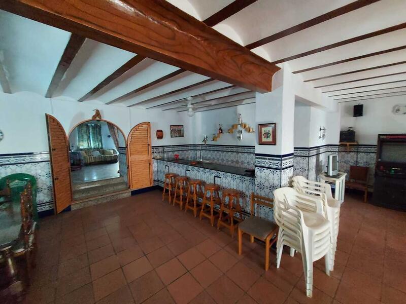 8 bedroom Country House for sale