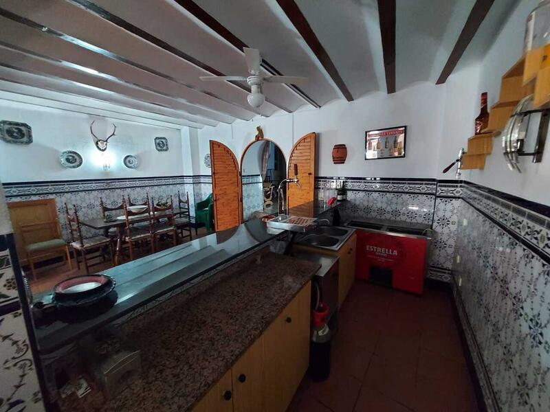 8 bedroom Country House for sale