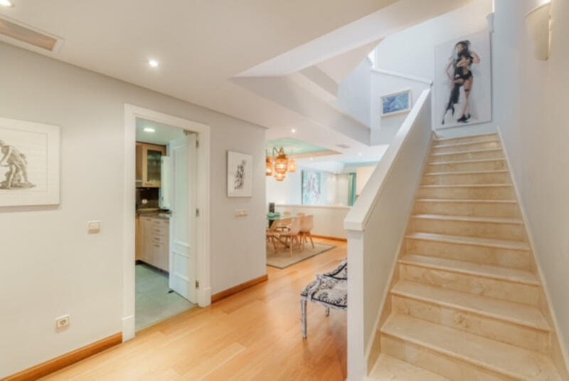 4 bedroom Townhouse for sale