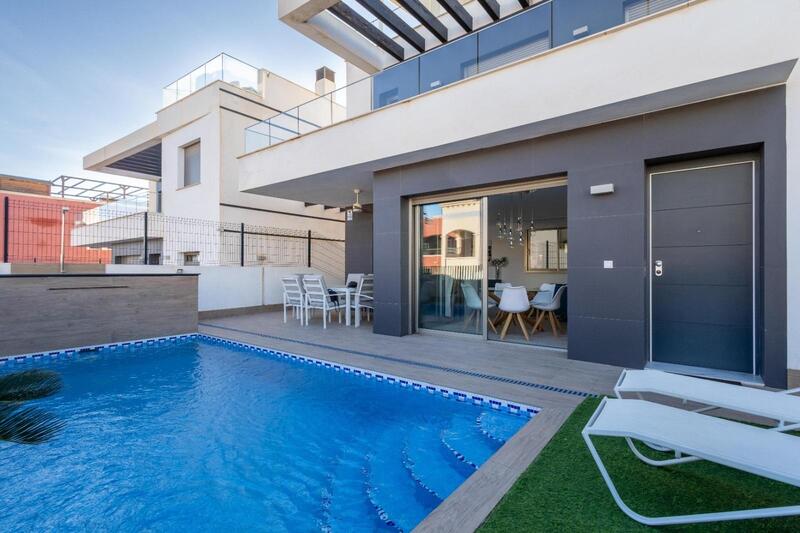Villa en venta en Orihuela Costa, Alicante