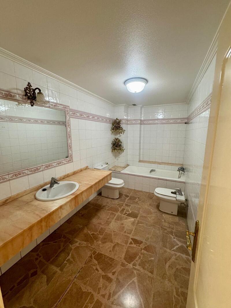 5 bedroom Apartment for sale 5 bedroom Apartment for sale