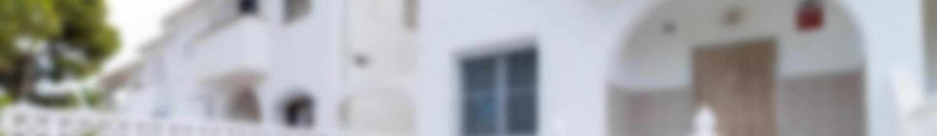 3 спальная комната городская тюрьма продается