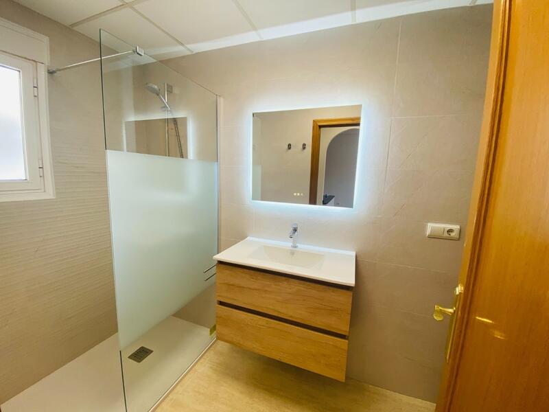 2 slaapkamer Appartement Te koop 2 slaapkamer Appartement Te koop