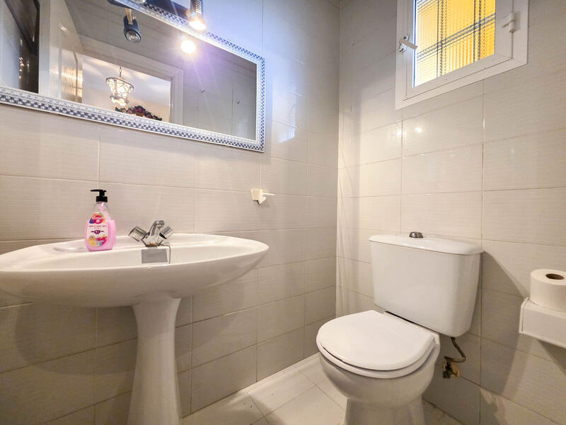 5 bedroom Townhouse for sale