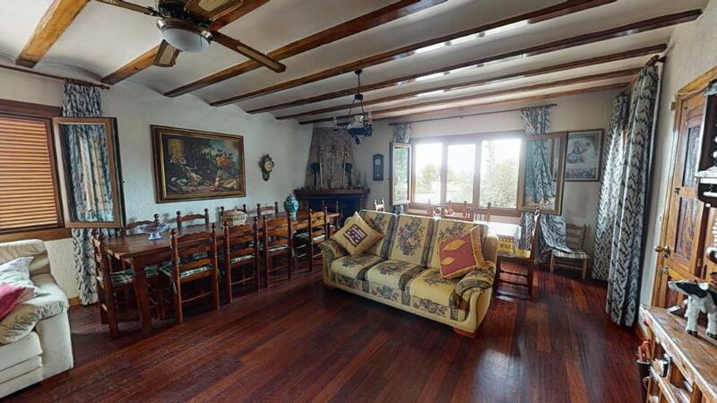 6 bedroom Villa for sale