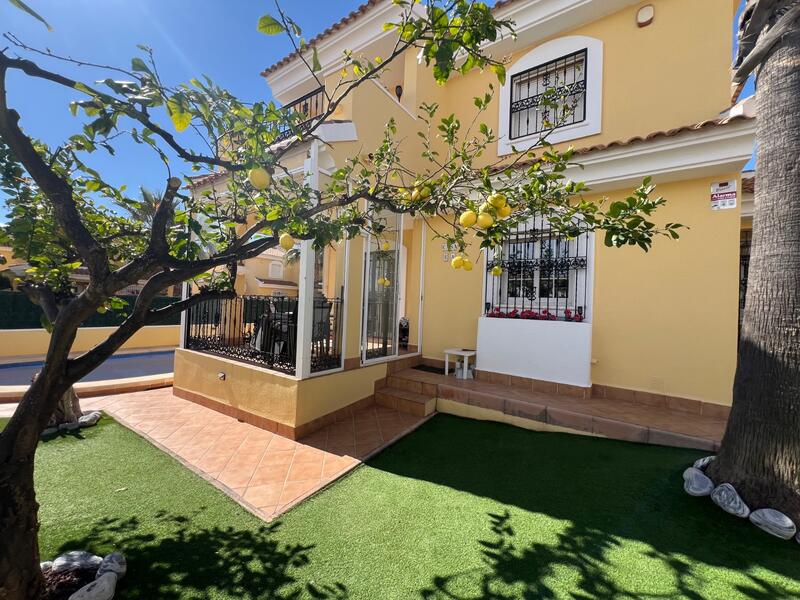 3 Cuarto Villa en venta